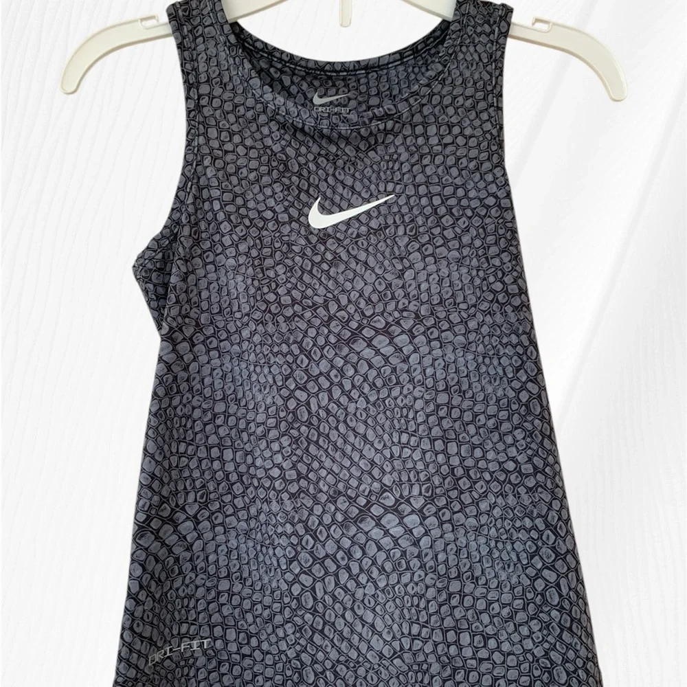 Nike Black and Gray Textured Girl’s Tank Top